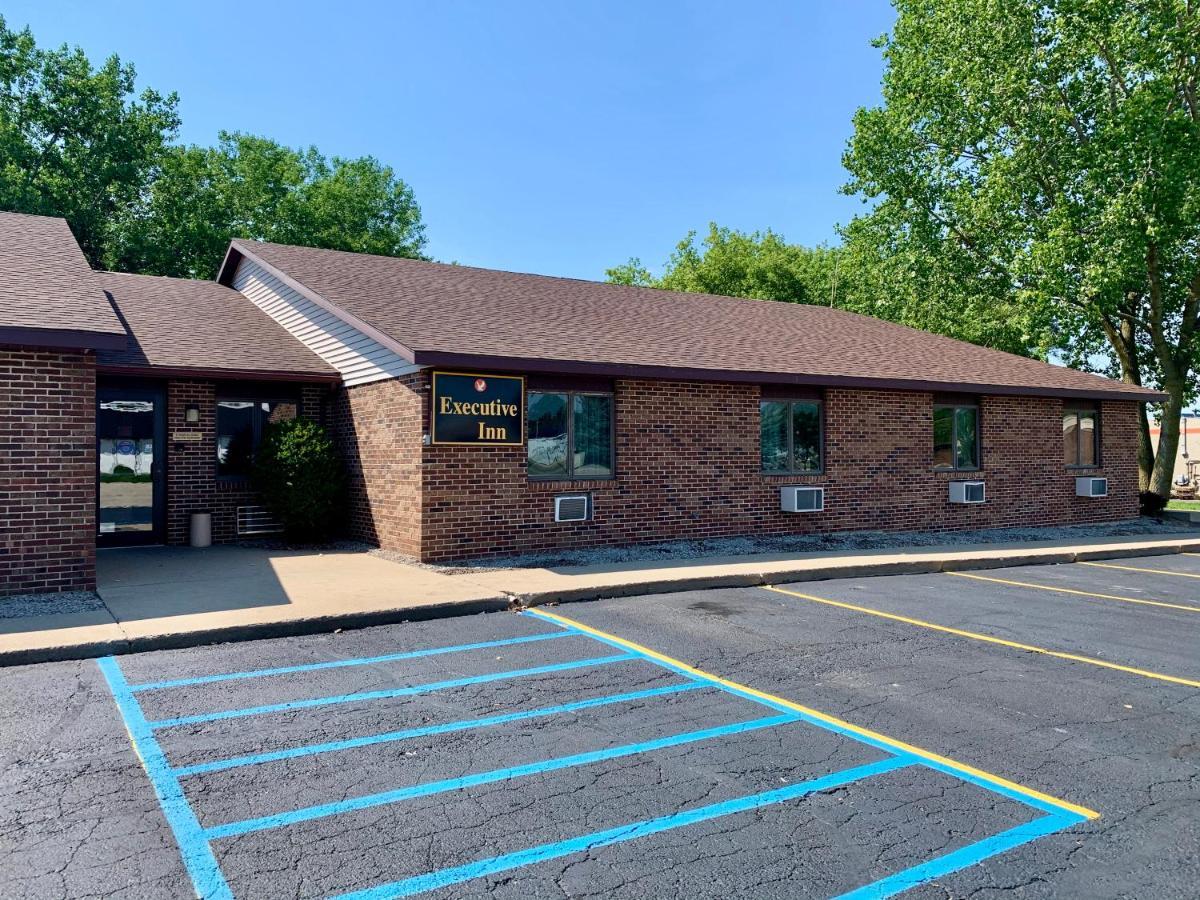 Executive Inn Cass City Exterior photo