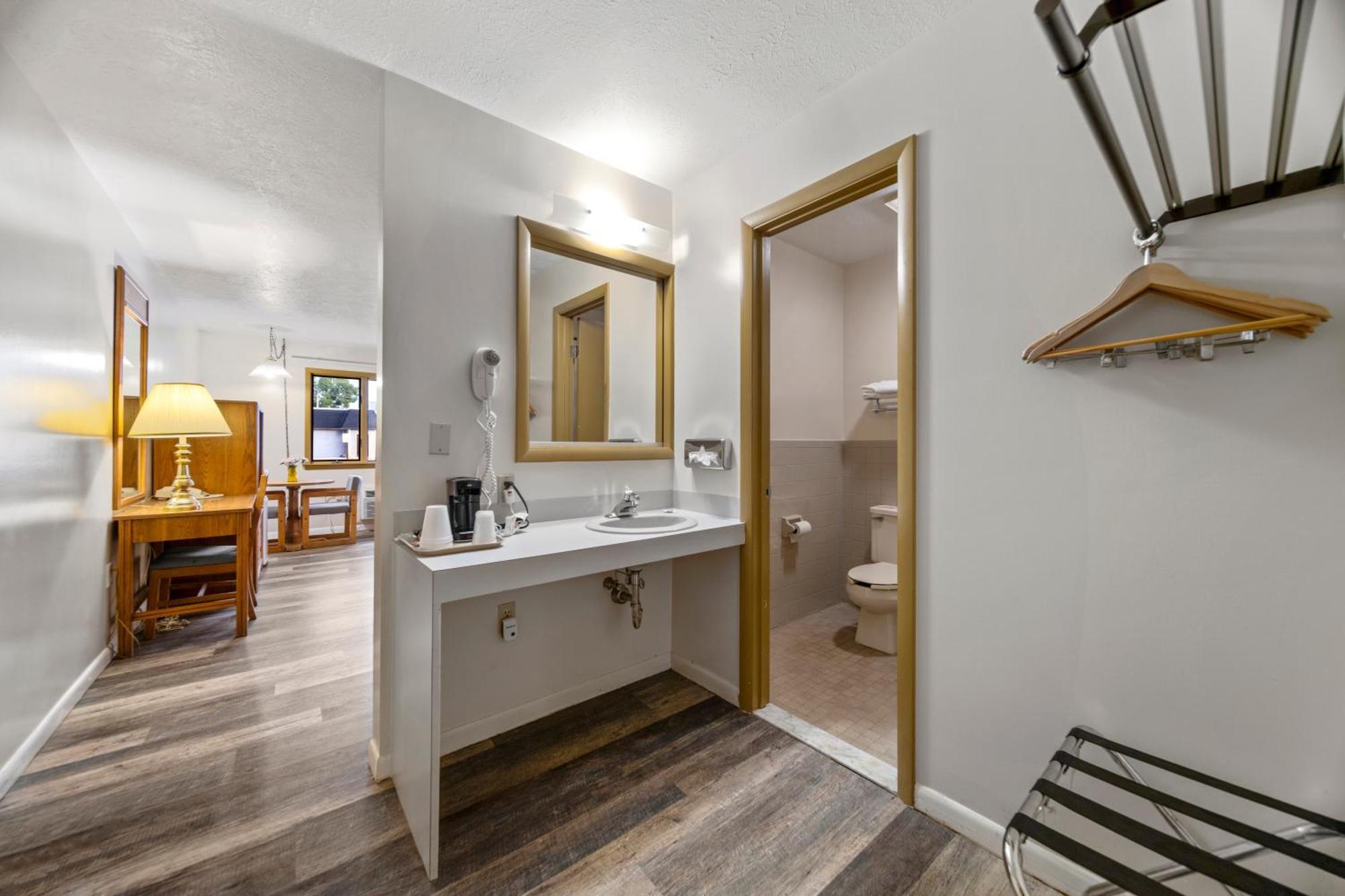 Executive Inn Cass City Room photo